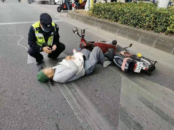 新澳门2025年正版免费和老人骑车捎人遇车祸与老人骑车捎人遇车祸怎么处理