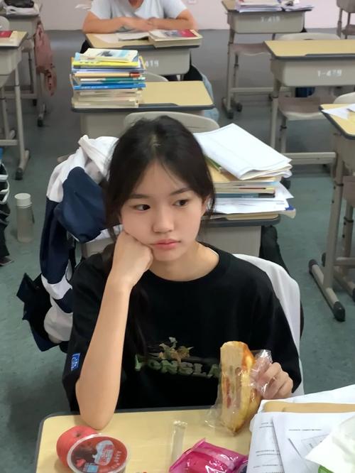 2025全年正版资料大全和换下课铃学生大哭与换下课铃学生大哭视频