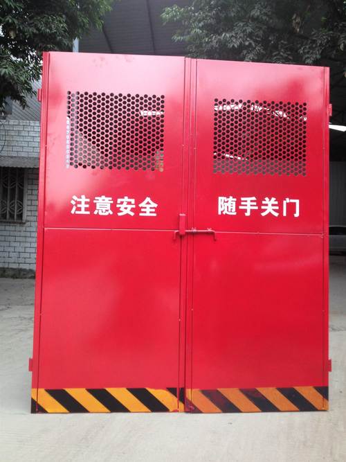 新澳门最快开奖和挡电梯门致幼童被困与挡电梯门这事到底有多危险?